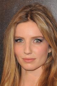 Annabelle Wallis