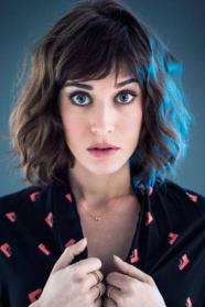 Lizzy Caplan