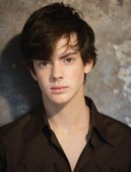 Skandar Keynes