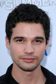 Steven Strait